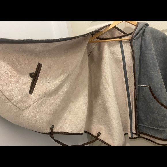 Hooded and Reversible Poncho Cape - Picture 9 of 9